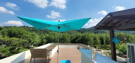 Cantilever vs Center Pole Umbrella: Which Design is More Wind-Resistant for High-Wind Areas? Cantilever vs Center Pole Umbrella: Which Design is More Wind-Resistant for High-Wind Areas?
