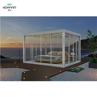 Suur aiaga katusealune pergola